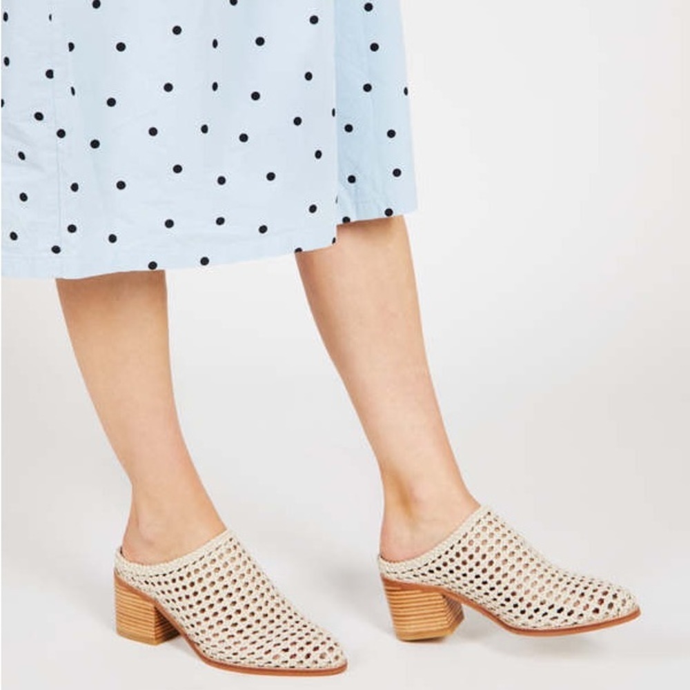 TIME & TRU Heels Womens Sz 7 Ivory Memory Foam Woven Heeled Mule Clogs Caps Bone
